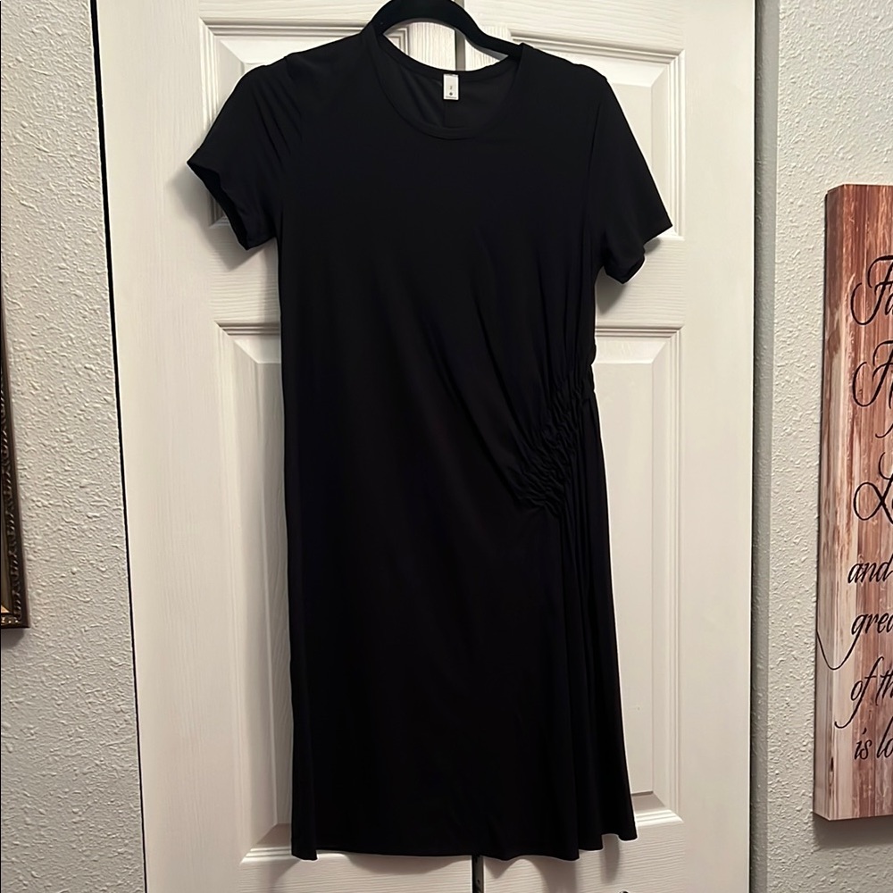 Lululemon dress. 2